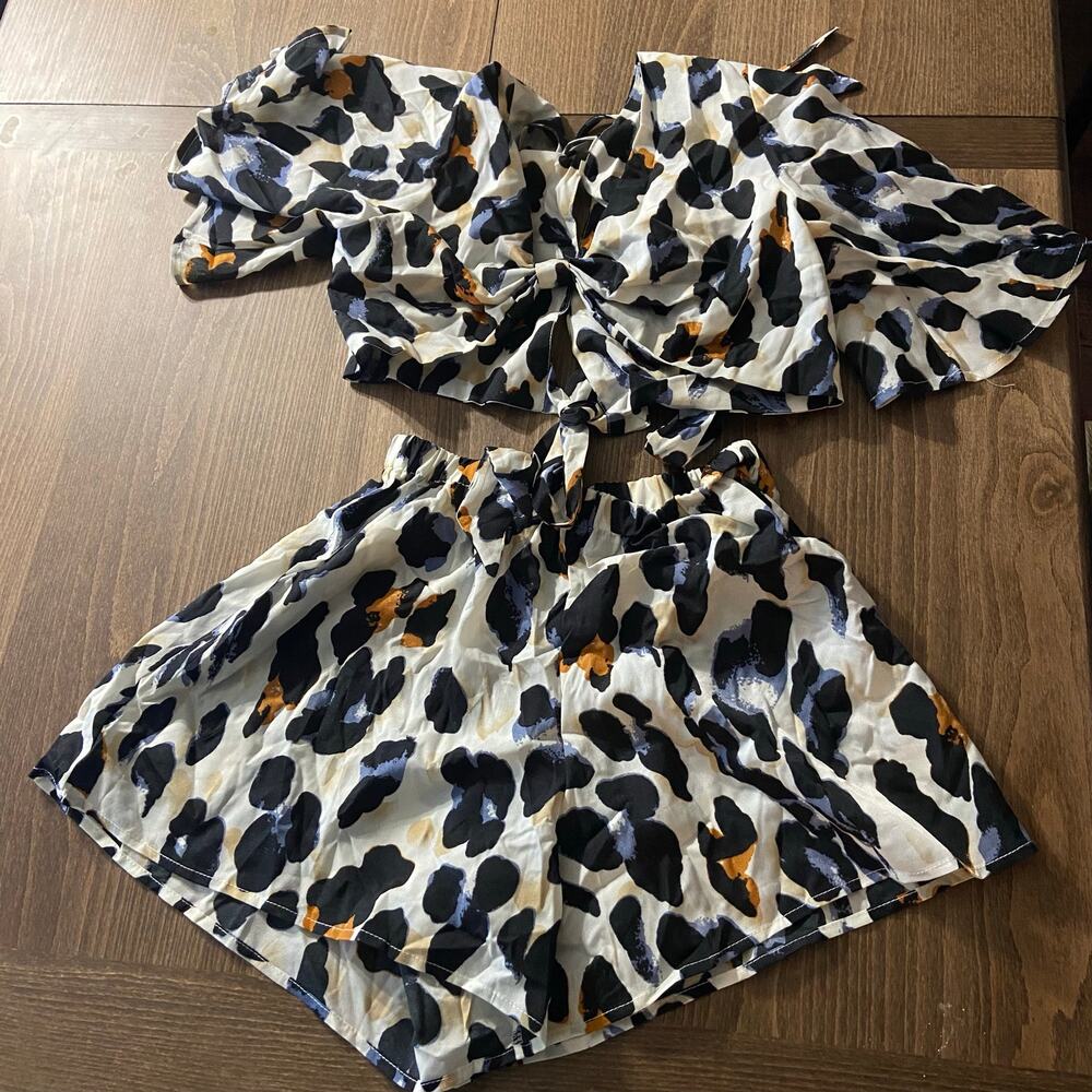 Shein Multicolor Leopard Print Tie Up Crop Top and Shorts Set, Sz M -- NWOT